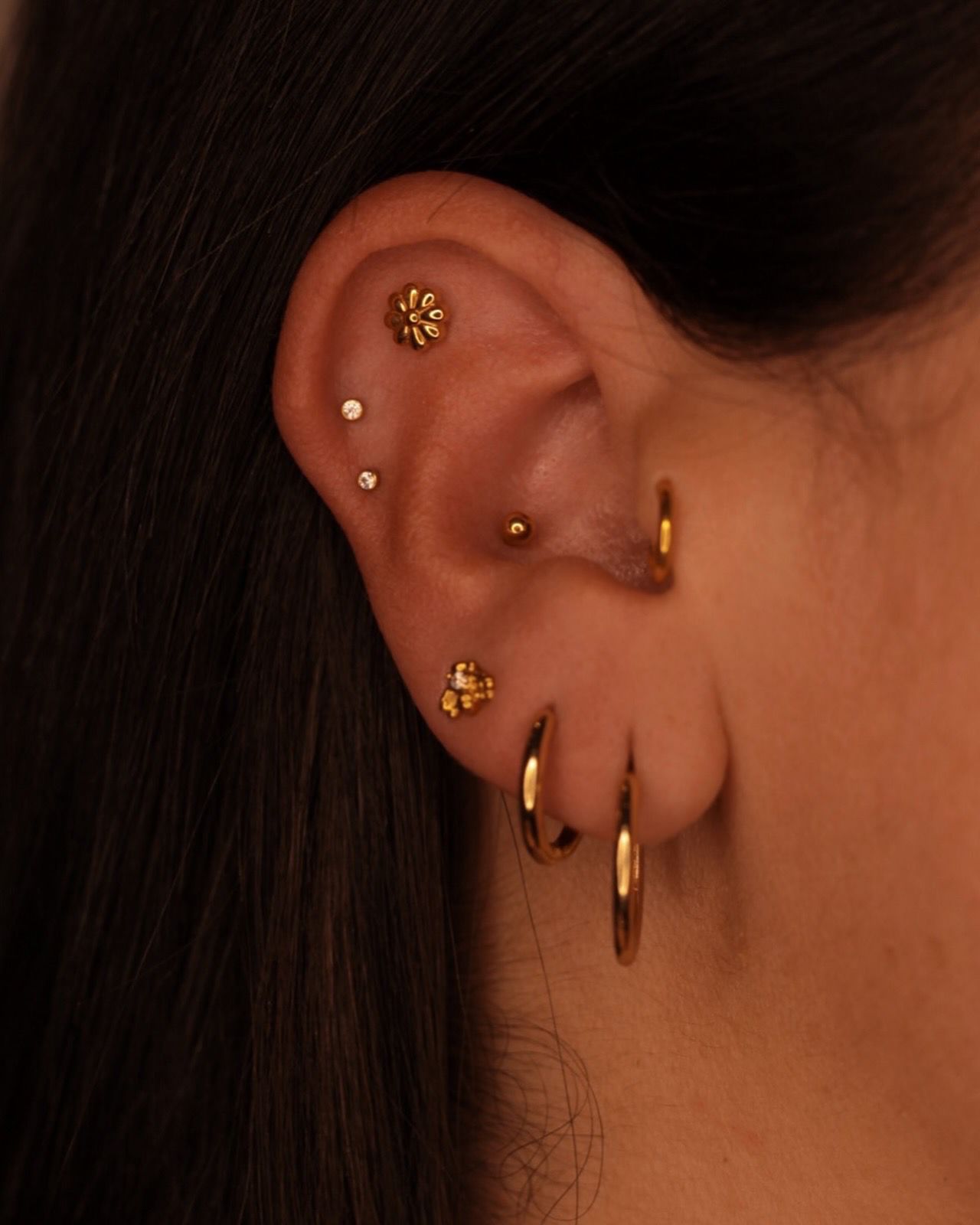 Piercing aplicado pela Fabiana com joia de ouro ou titânio