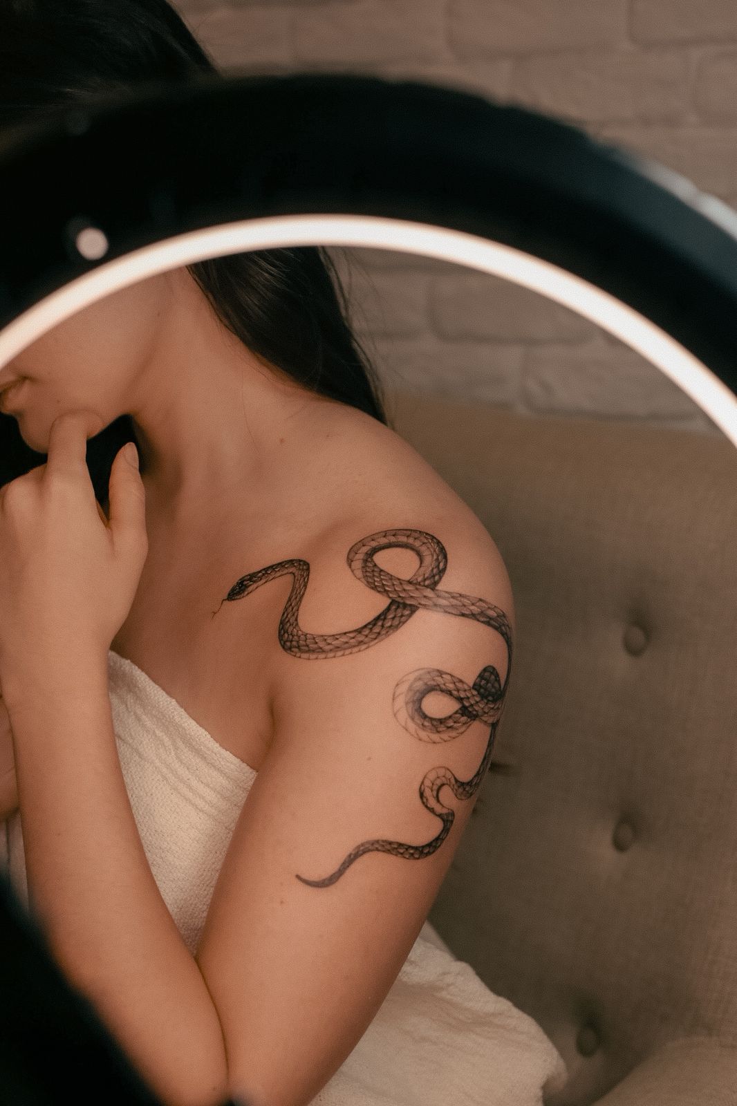 Tatuagem autoral em fineline feita pela Fabiana